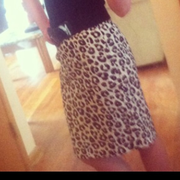 Cheetah Print Pencil Skirt - Picture 2 of 2