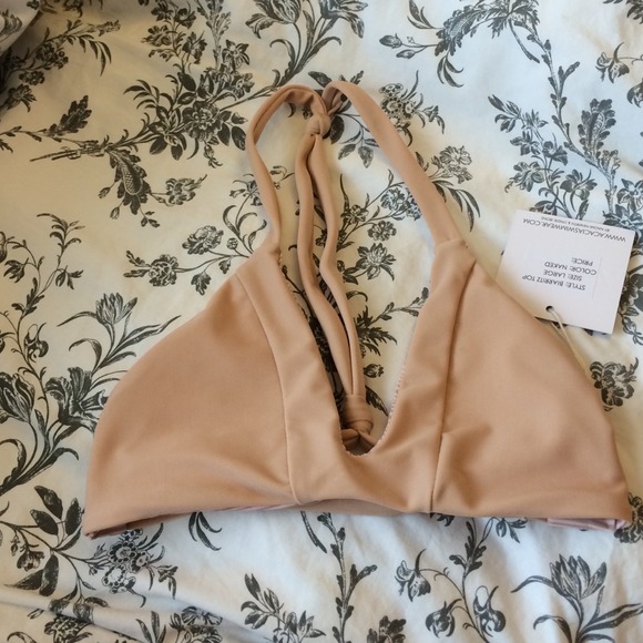 $85 🅿️🅿️ Acacia NWT Biarritz top size large