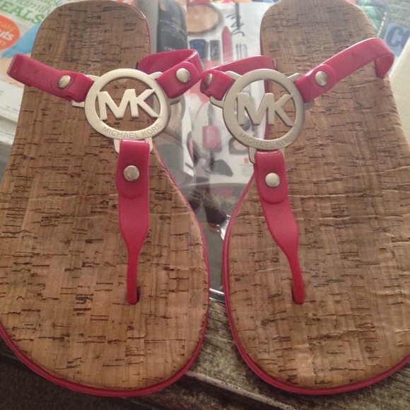 Michael kors used flip flops