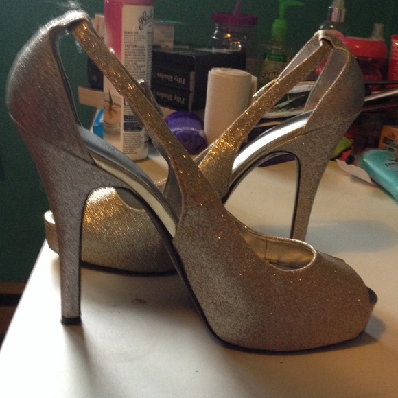 High heels - Picture 3 of 3