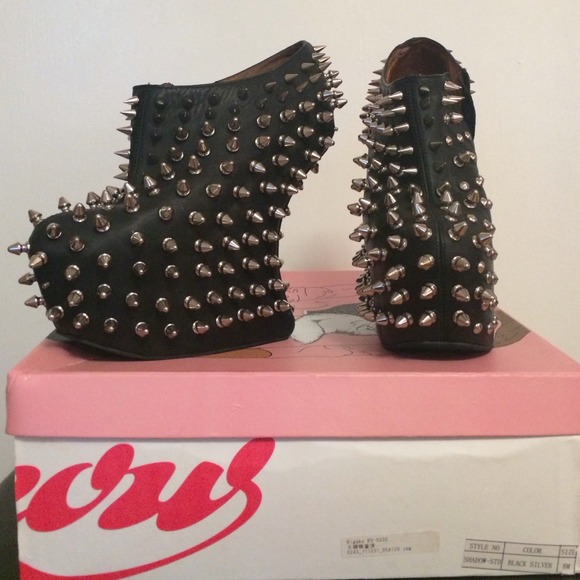 Jeffrey Campbell Shadow Stud in black Size 8M