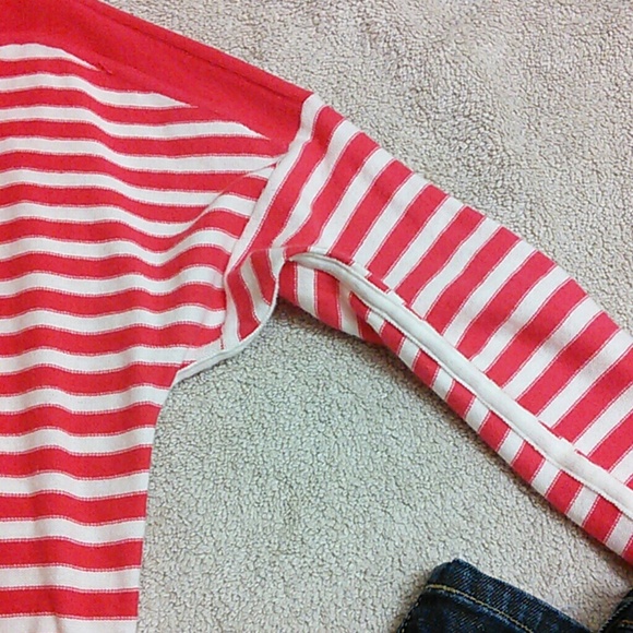 💥SOLD💥 NWT Gap sweater - Picture 3 of 3