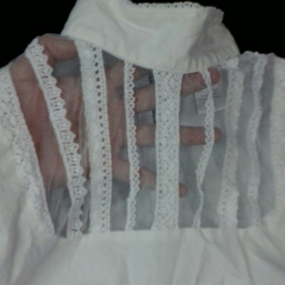 Emma Withe Top - Picture 3 of 4