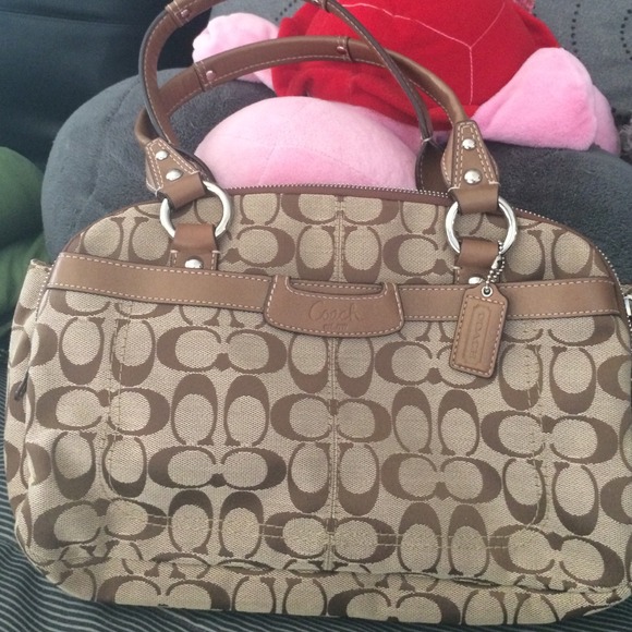 Coach shoulder bag - Picture 1 of 4