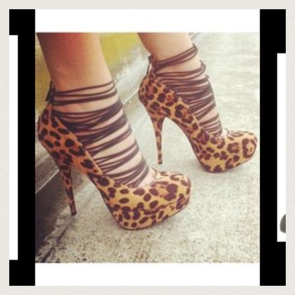 Beautiful leopard/cheetah print heels .BRAND NEW