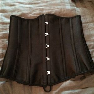 Waist cincher with lace back