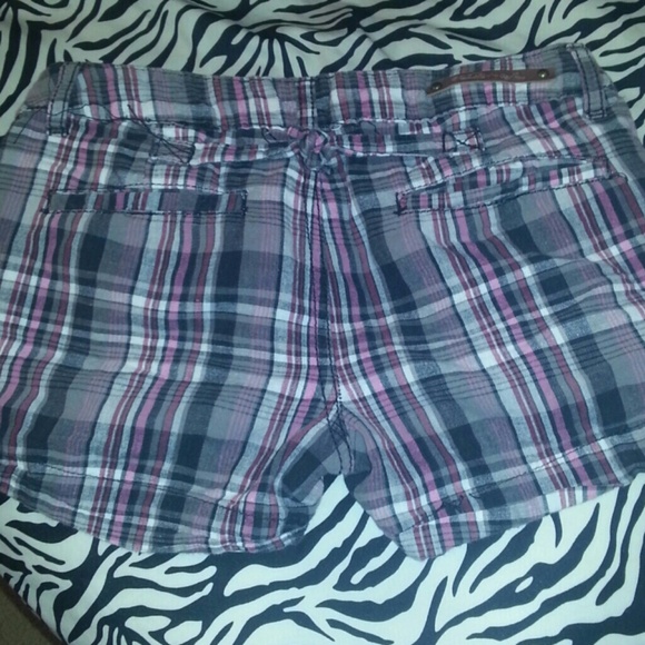 Plaid shorts - Picture 2 of 2