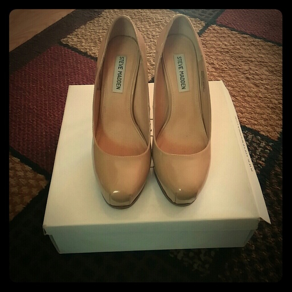 Steve Madden Shoes - SOLD