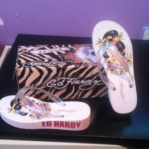 🉐White Ed Hardy Flip Flop Sandals🉐