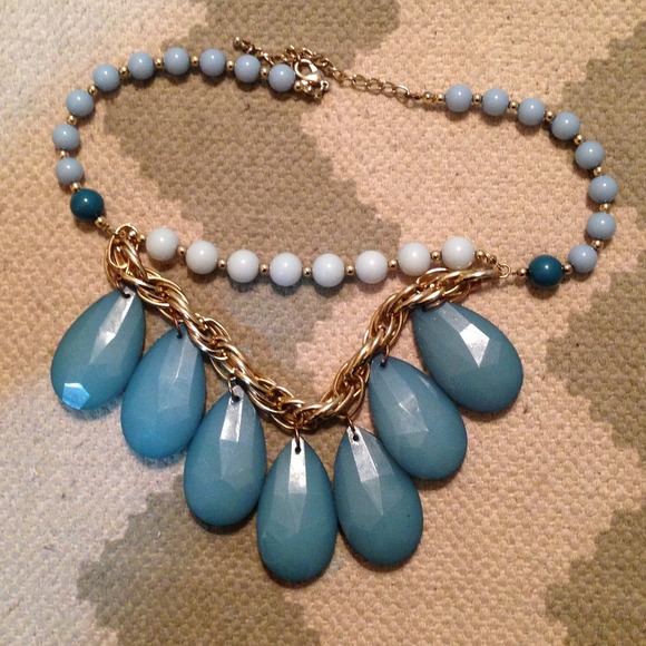 Turquoise Beaded Necklace - Picture 3 of 4