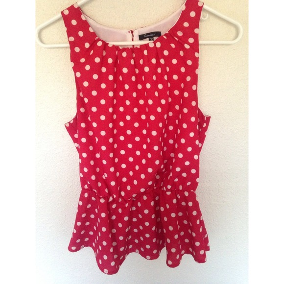 🚫SOLD🚫 polka dot top 😍