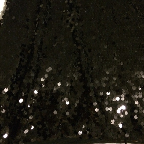 Black sequin halter top - Picture 2 of 3