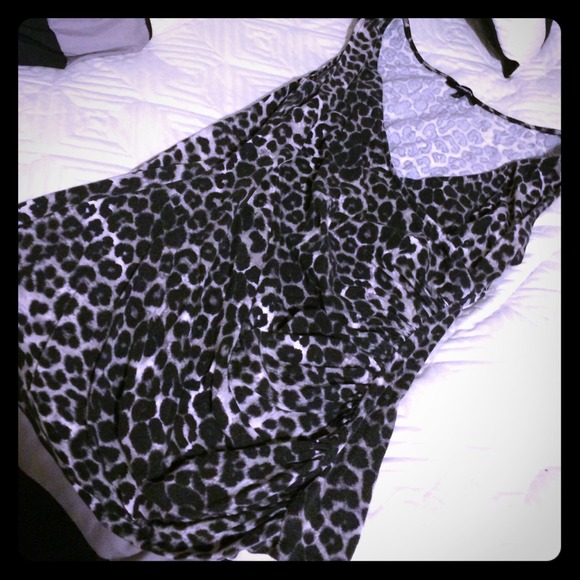 Black/gray/white leopard print shirt