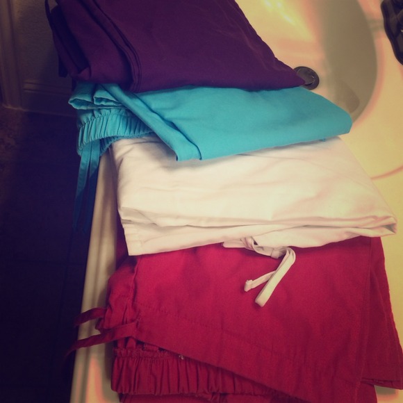 Reserved-4 pairs scrub pants