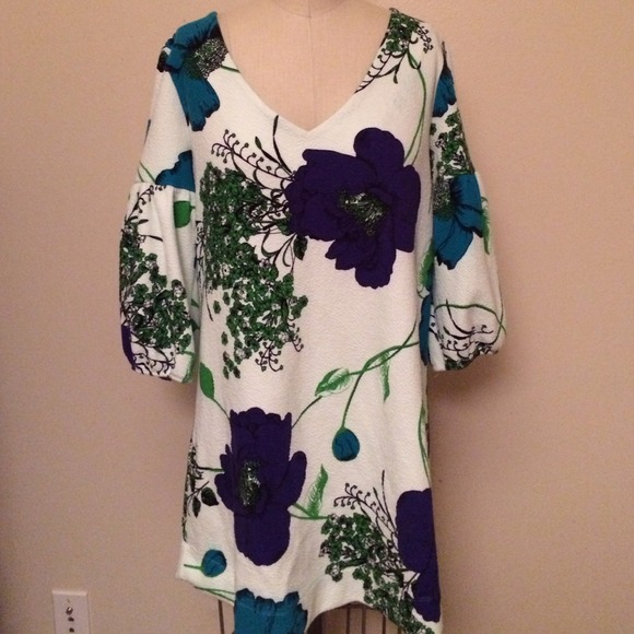 Anthropologie Dresses & Skirts - Anthropologie printed vneck dress