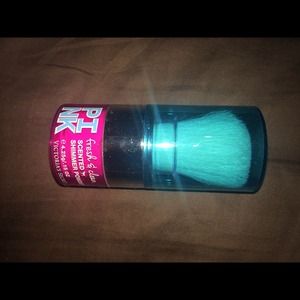 Pink scented shimmer powder