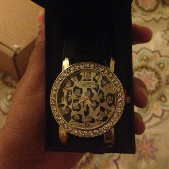 Black and gold watch - Picture 1 of 3
