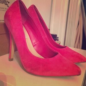 Pink Steve Madden pointy toe pumps size 6