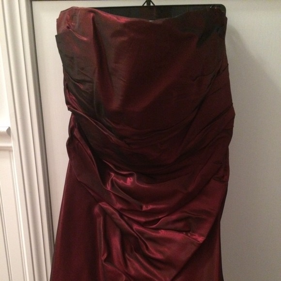 🌟NEW PRICE🌟 Jim Hjelm occasion bridesmaid dress!