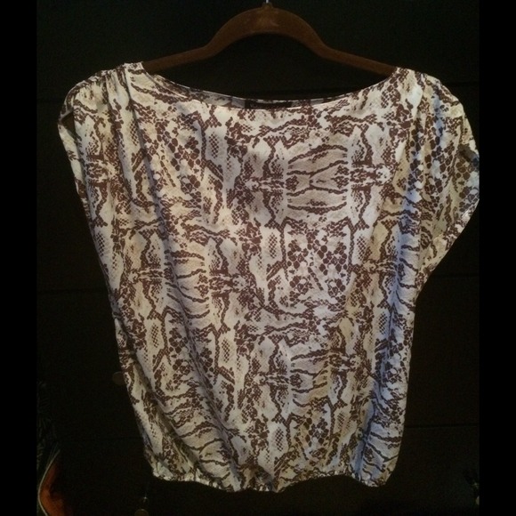🚫SOLD🚫Snakeskin print blouse
