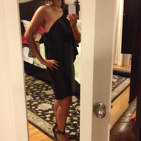 Dress - Picture 2 of 4