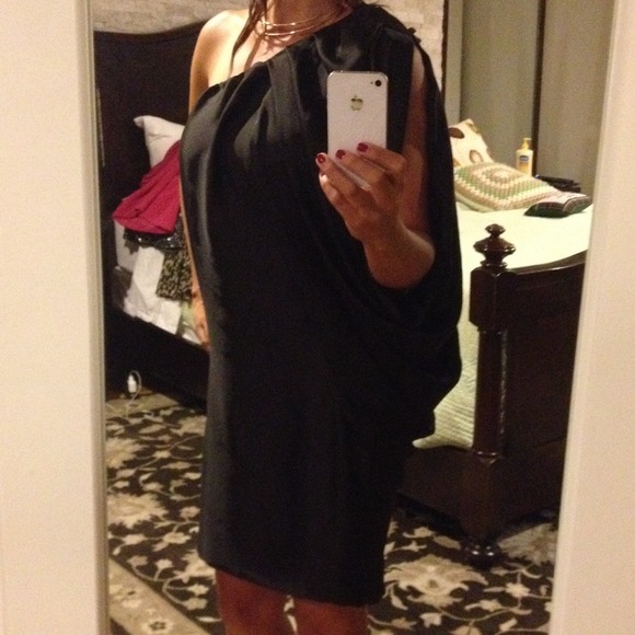 Dress - Picture 3 of 4