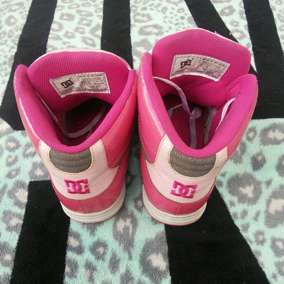 SOLD Pink/Grey DC Skate Shoes - Picture 4 of 4