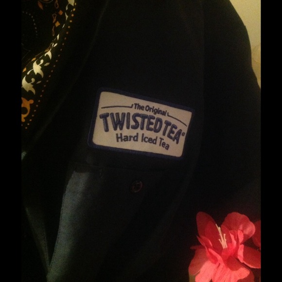Twisted Tea LTD EDITION Button-Down Shirt! - Picture 3 of 4