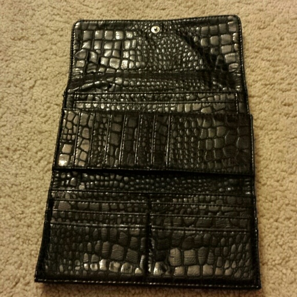 Guess Wallet - Picture 4 of 4