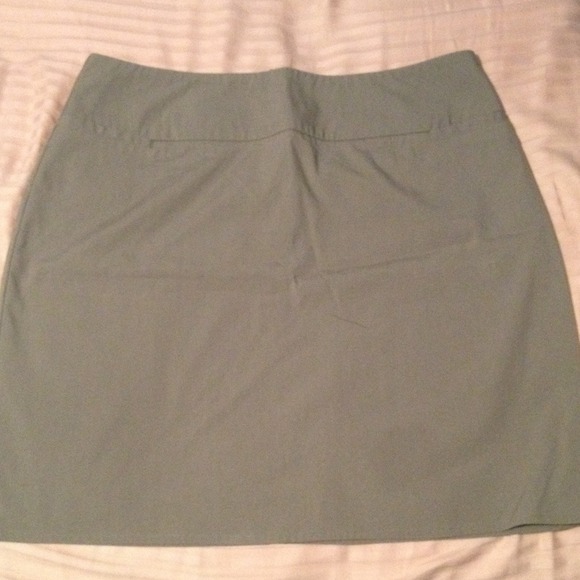 New York & Co military green skirt
