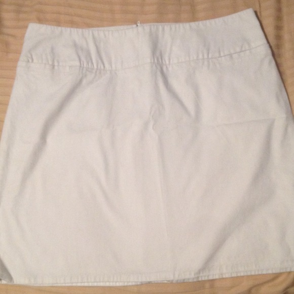 New York and Co white skirt