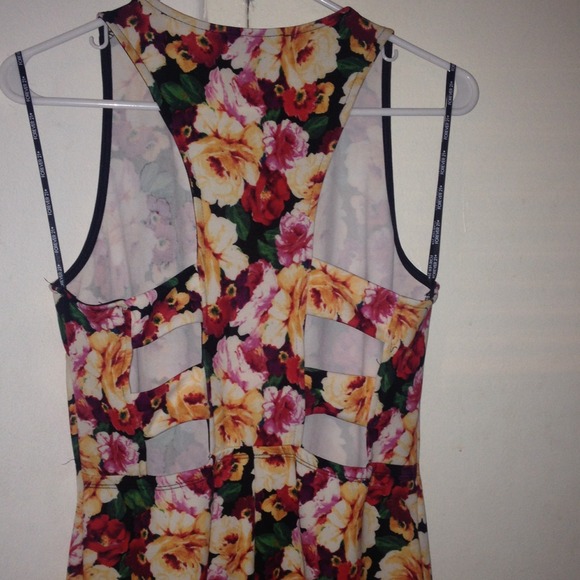 ❌SOLD❌ SOLD❌freakum dress for sell forever 21 - Picture 2 of 3
