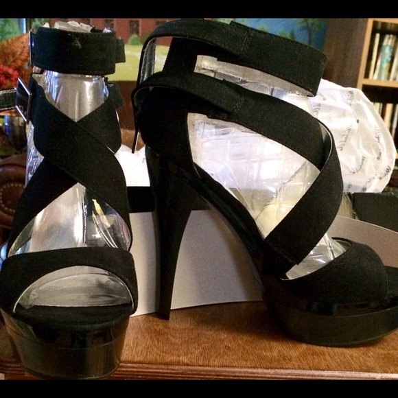 🎉HP Glamorous Style 9/7🎉 Fredericks of Hollywood Shoes - 🔻🎉HP🎉NIB SUEDE STRAPPY CAGE STILETTOS
