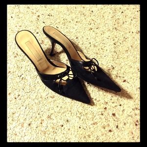 Michael Kors point pumps