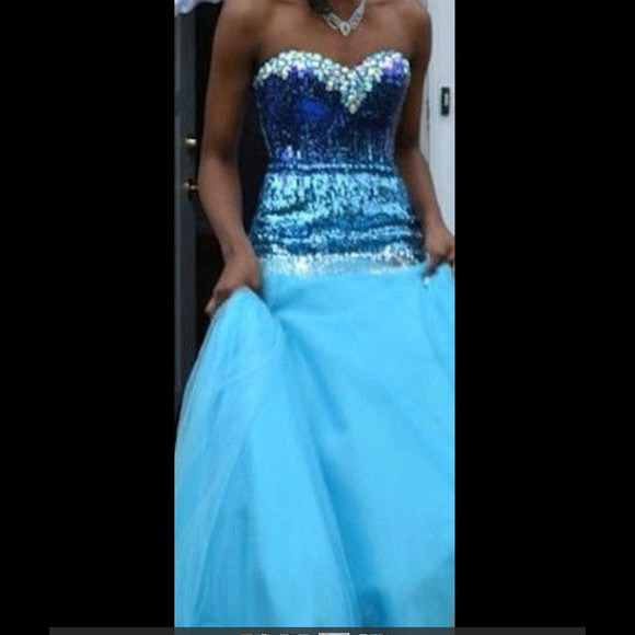 Prom Dress - Picture 3 of 4
