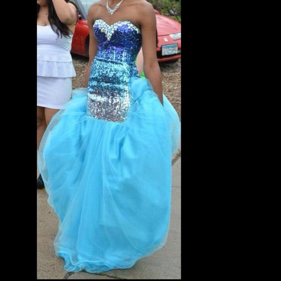Prom Dress - Picture 4 of 4