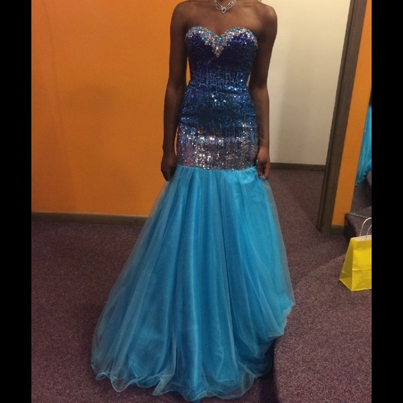 Prom Dress - Picture 2 of 4