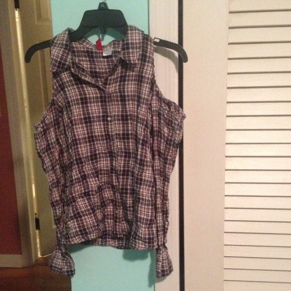 H&m plaid long sleeve but town down