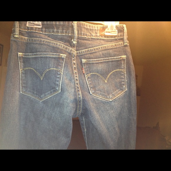 SOLD N BUNDLE, BOLD CURVE LEVI'S SIZE 26 - Picture 4 of 4