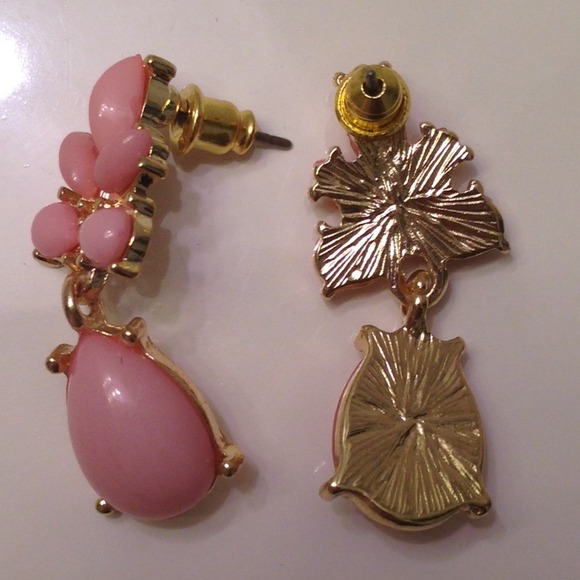 🚫Sold🚫Old Navy earrings pink & gold tone. NWT! - Picture 3 of 3