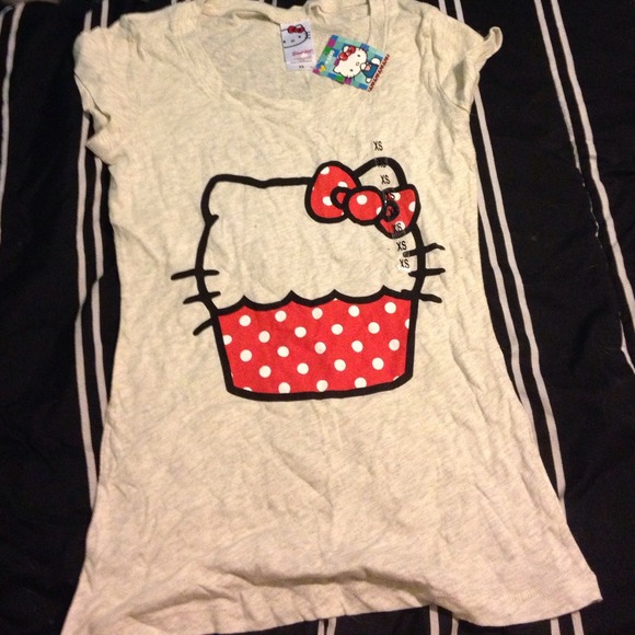 Hello kitty & mini mouse shirt bundle
