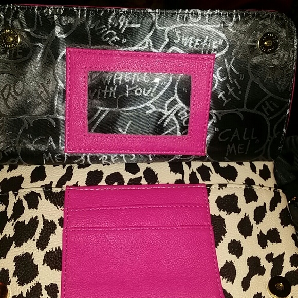 SOLD Authentic Betsey Johnson Cross body - Picture 2 of 4