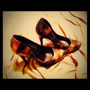 Jessica Simpson heels 🎉Buy 1 get 2 FREE🎉