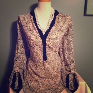 👻 High Low Plus Print Sheer Top