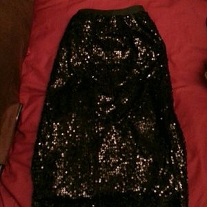 Black sequenced skirt