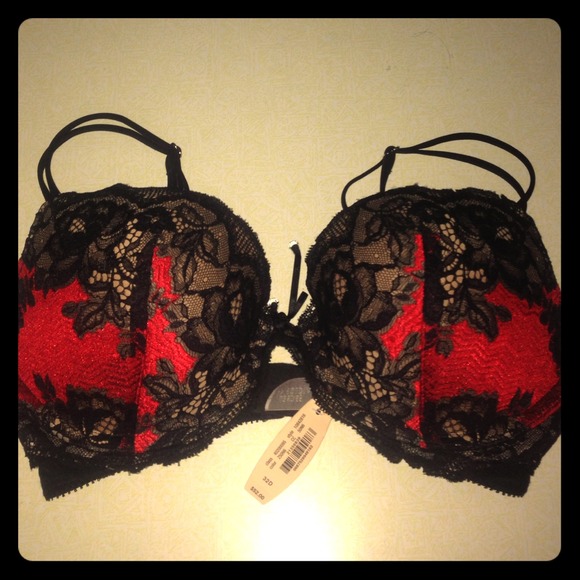 NWT VS Sexy Push-Up Bra