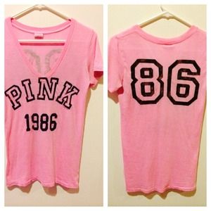Victoria's Secret PINK v-neck