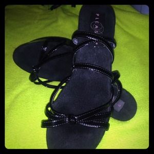 ️️⚠️SOLD⚠️Patent black letter sandal heels