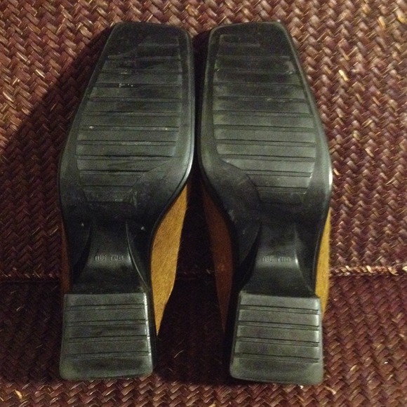 ME TOO tan Cowhide Leather Slip On Heels - Picture 4 of 4