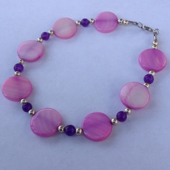 Shell & Quartzite Bracelet - Picture 2 of 4